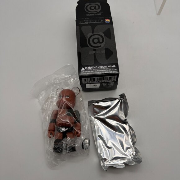 Bearbrick Series 48 The Rock Dwayne Johnson WWE Artist Medicom 100% Figure - Picture 7 of 8